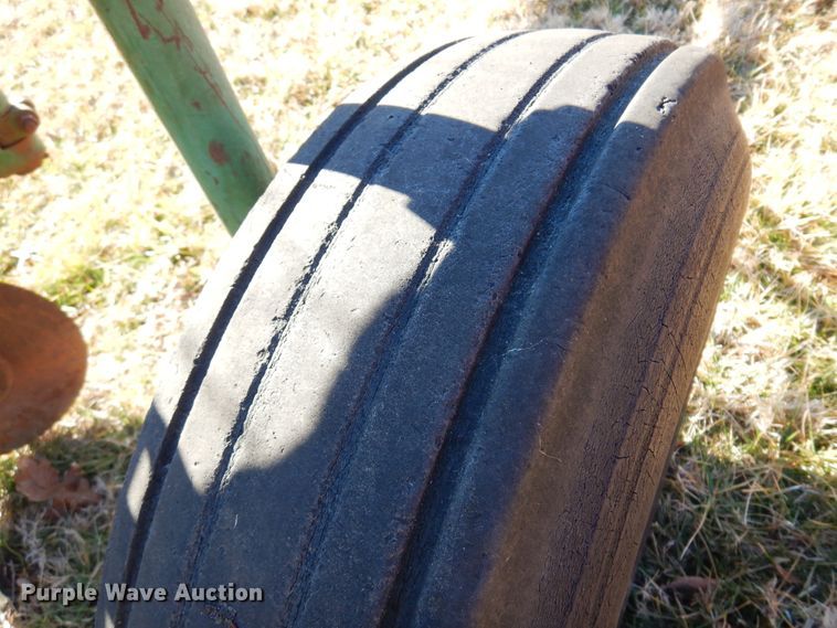 image for item DF0039 John Deere A1450  five bottom plow