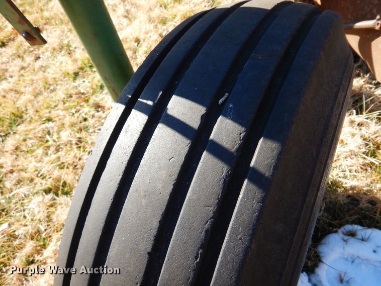 image for item DF0039 John Deere A1450  five bottom plow