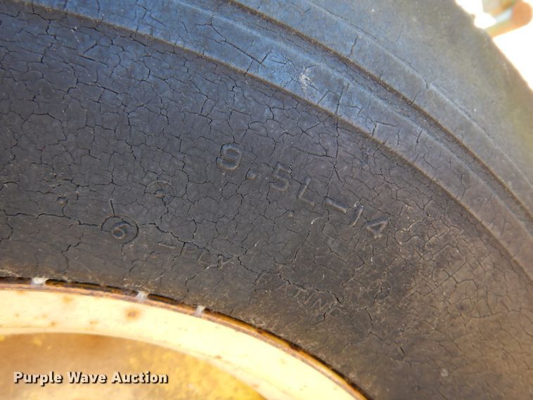 image for item DF0039 John Deere A1450  five bottom plow