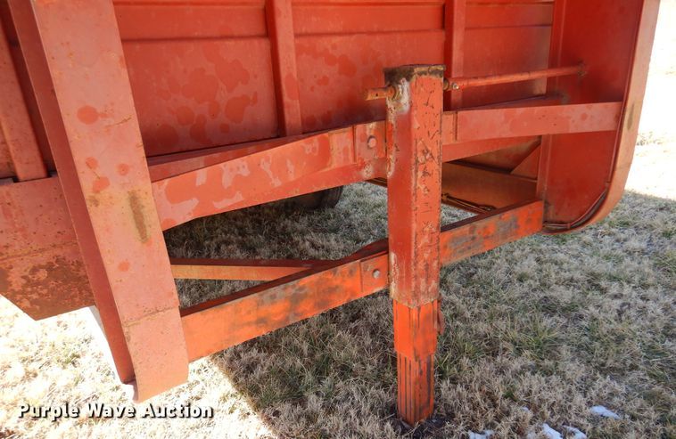 image for item DF0040 1973 Hillsboro  end dump trailer