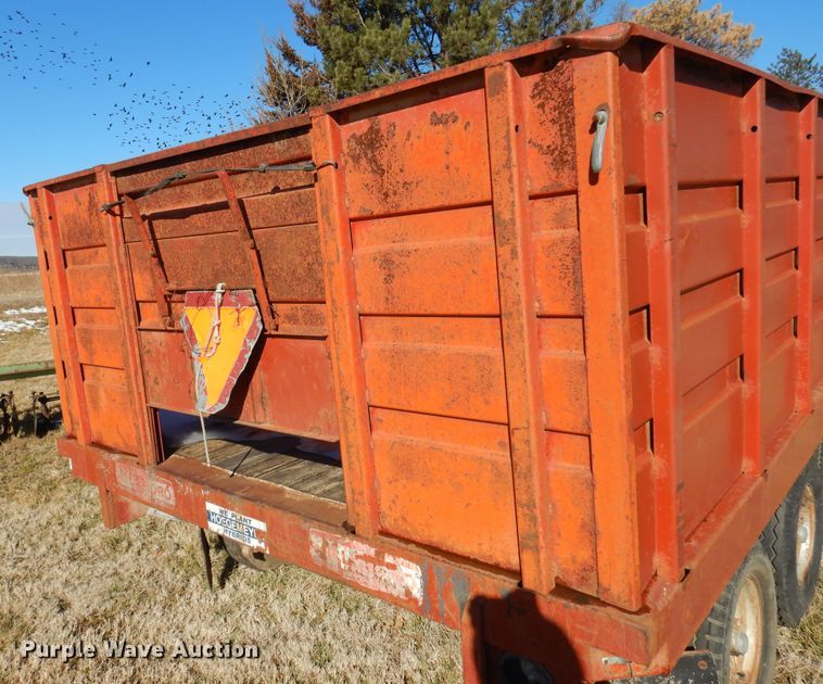 image for item DF0040 1973 Hillsboro  end dump trailer