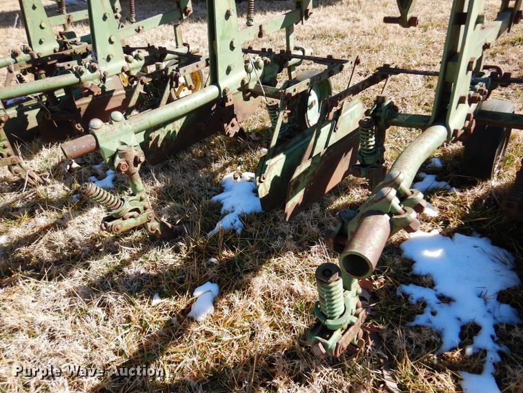 image for item DF0041 John Deere RG630  row crop cultivator
