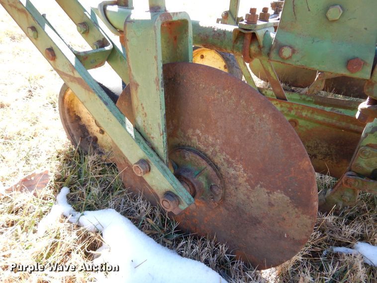 image for item DF0041 John Deere RG630  row crop cultivator