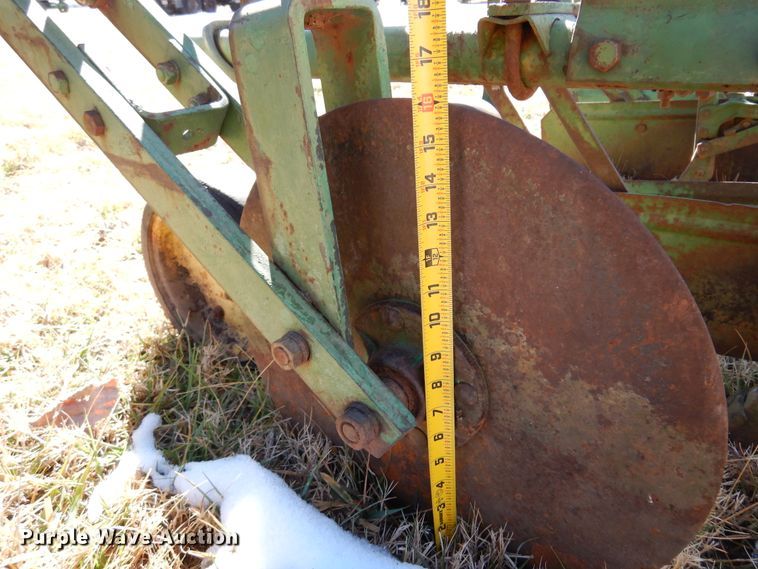 image for item DF0041 John Deere RG630  row crop cultivator