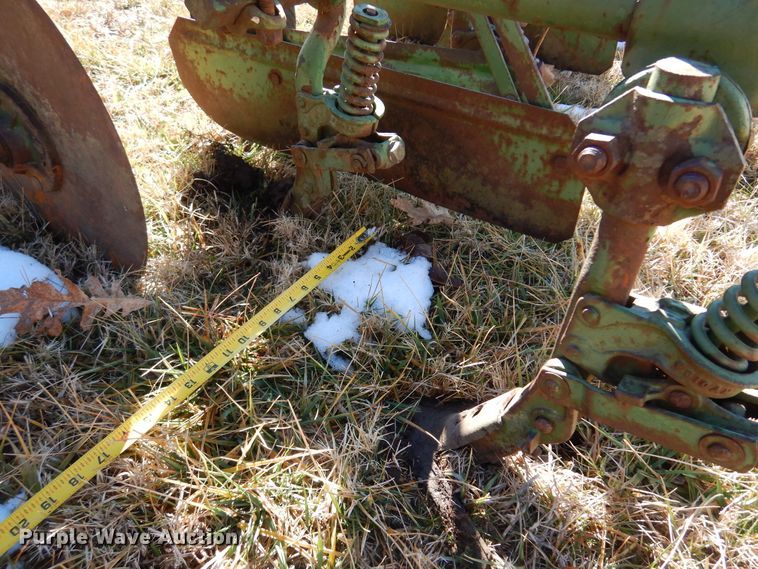 image for item DF0041 John Deere RG630  row crop cultivator