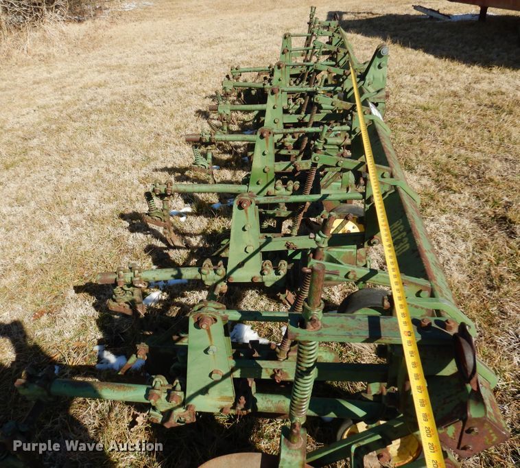 image for item DF0041 John Deere RG630  row crop cultivator