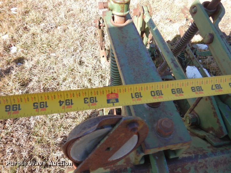 image for item DF0041 John Deere RG630  row crop cultivator