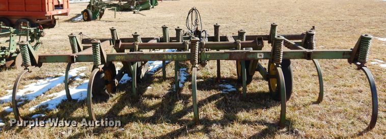 image for item DF0042 John Deere E1600  chisel