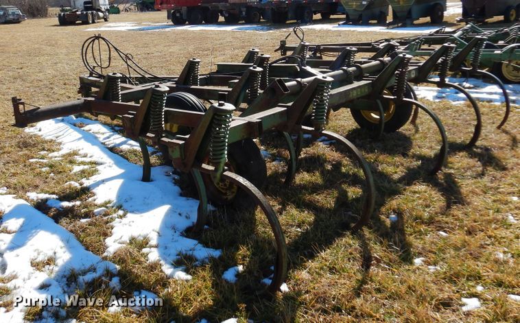 image for item DF0042 John Deere E1600  chisel