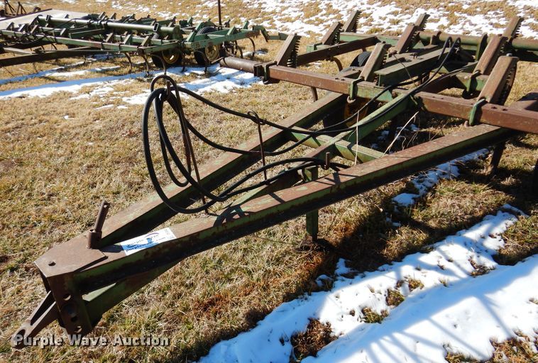 image for item DF0042 John Deere E1600  chisel