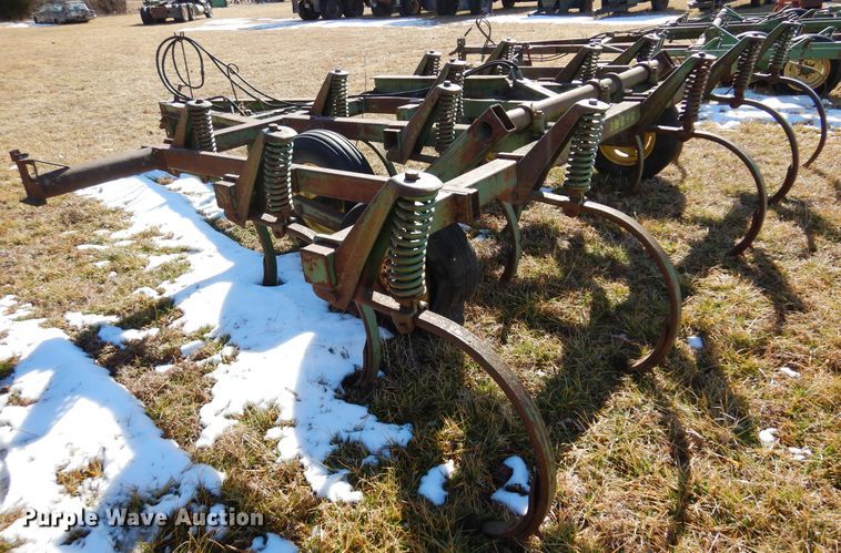 image for item DF0042 John Deere E1600  chisel