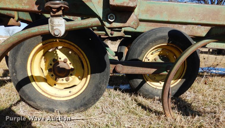 image for item DF0042 John Deere E1600  chisel