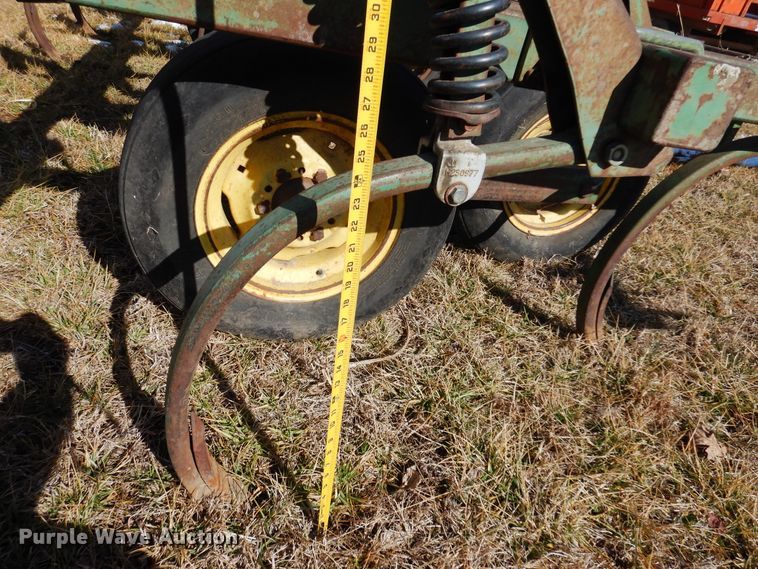 image for item DF0042 John Deere E1600  chisel