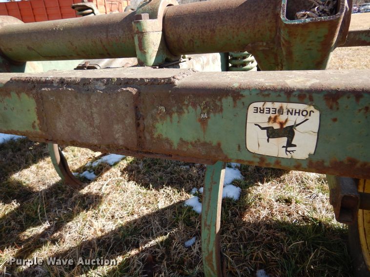 image for item DF0042 John Deere E1600  chisel