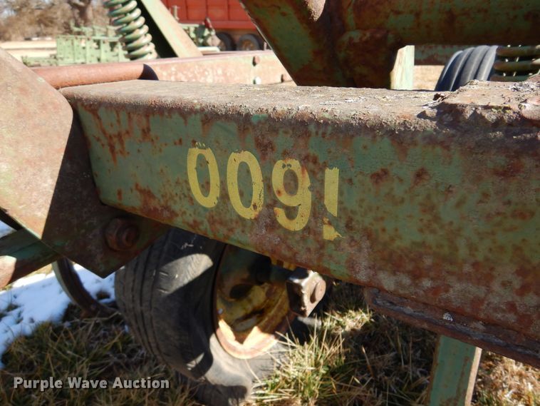 image for item DF0042 John Deere E1600  chisel