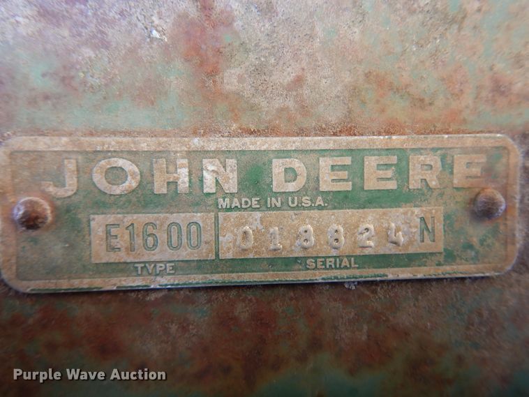 image for item DF0042 John Deere E1600  chisel
