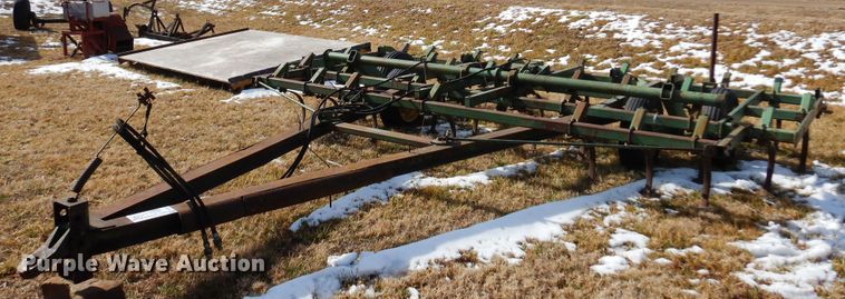 image for item DF0043 John Deere 1010  field cultivator