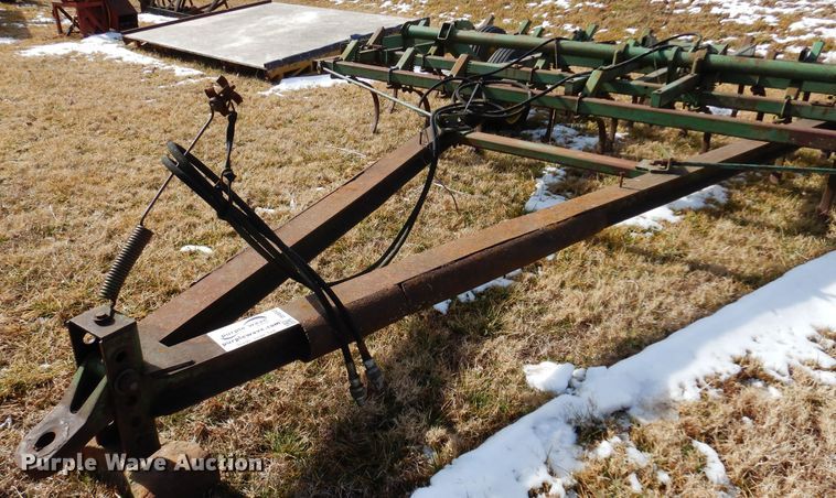 image for item DF0043 John Deere 1010  field cultivator