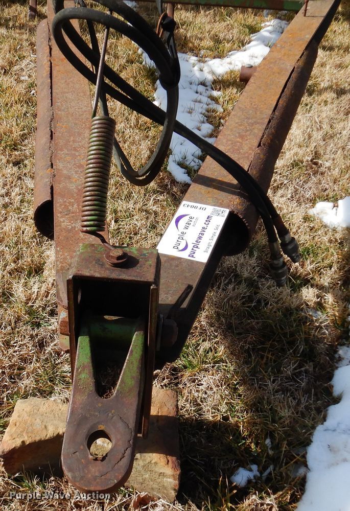 image for item DF0043 John Deere 1010  field cultivator