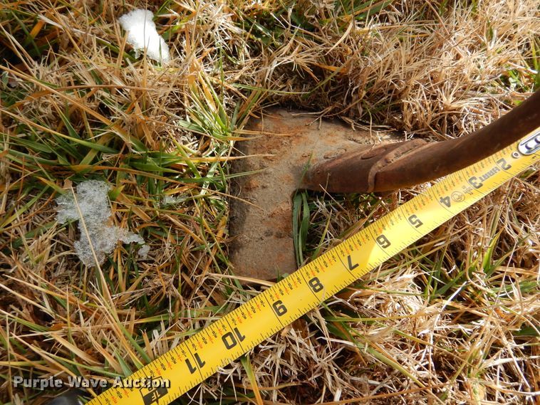 image for item DF0043 John Deere 1010  field cultivator