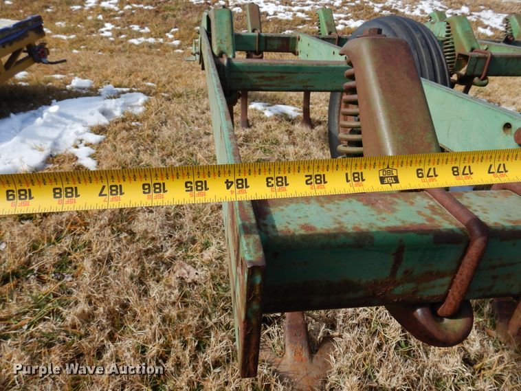 image for item DF0043 John Deere 1010  field cultivator