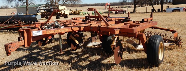 image for item DF0107 Sunflower 79J-14  sweep plow