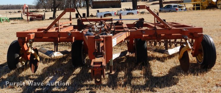 image for item DF0107 Sunflower 79J-14  sweep plow