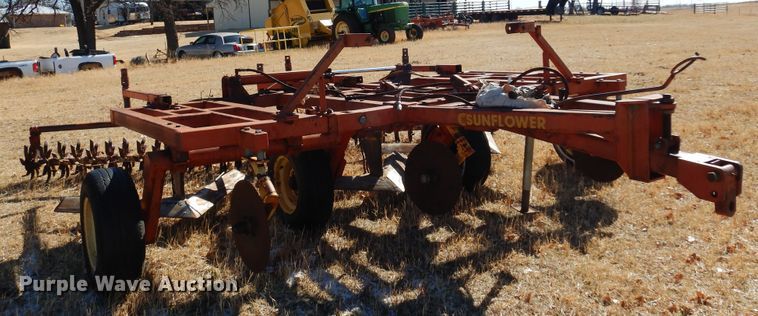 image for item DF0107 Sunflower 79J-14  sweep plow