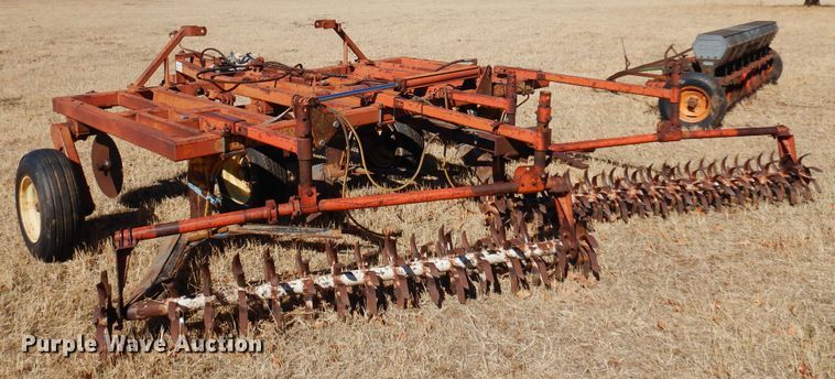 image for item DF0107 Sunflower 79J-14  sweep plow