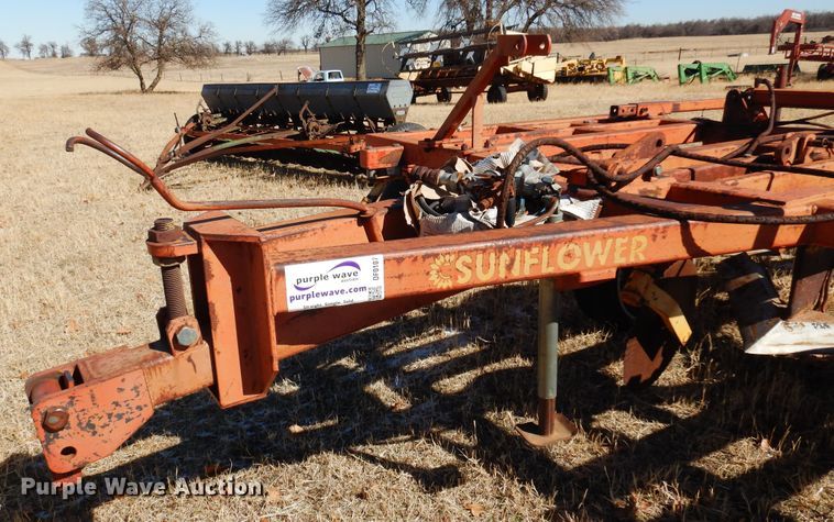 image for item DF0107 Sunflower 79J-14  sweep plow