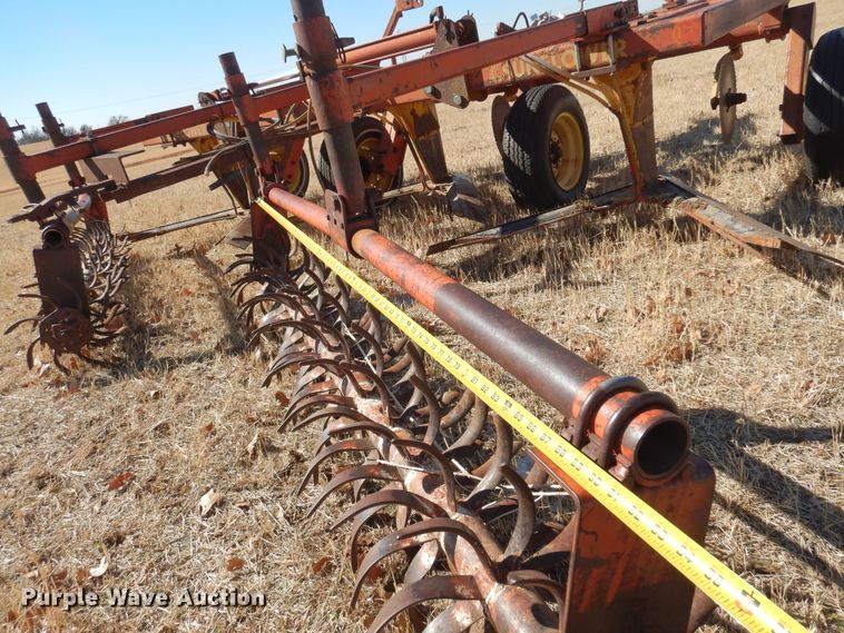 image for item DF0107 Sunflower 79J-14  sweep plow
