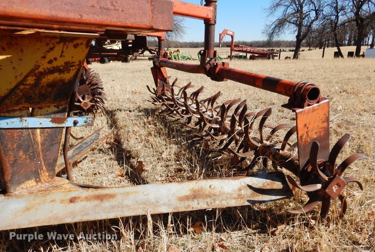 image for item DF0107 Sunflower 79J-14  sweep plow