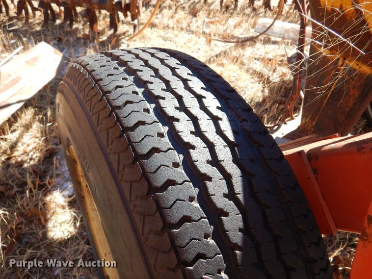 image for item DF0107 Sunflower 79J-14  sweep plow