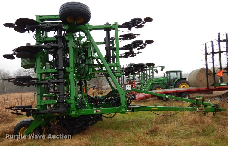 image for item DI8660 2015 John Deere HSLD 2510H  NH3 applicator