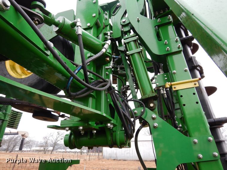 image for item DI8660 2015 John Deere HSLD 2510H  NH3 applicator