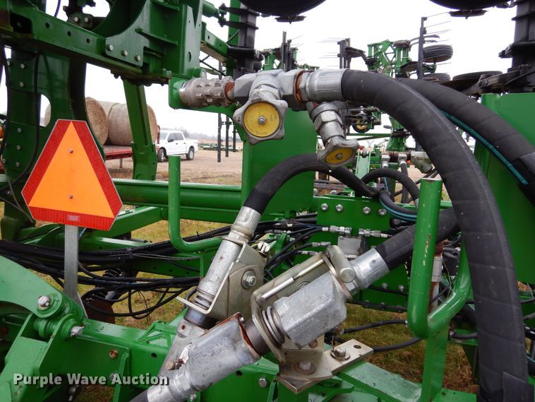 image for item DI8660 2015 John Deere HSLD 2510H  NH3 applicator