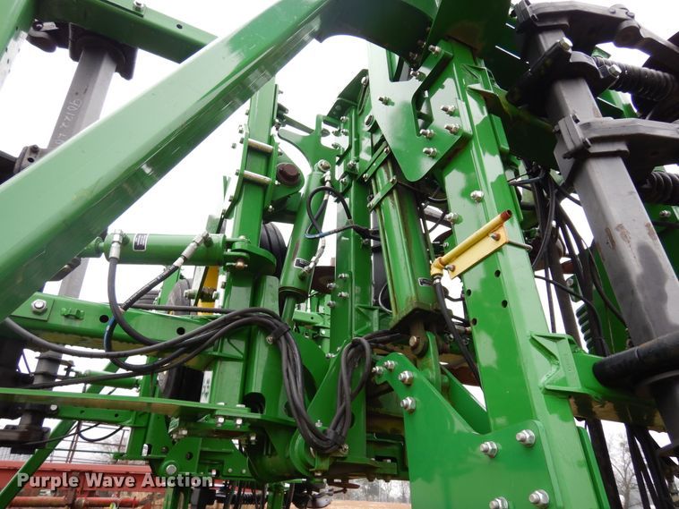 image for item DI8660 2015 John Deere HSLD 2510H  NH3 applicator