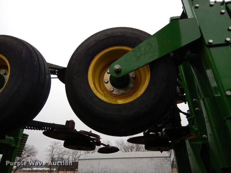 image for item DI8660 2015 John Deere HSLD 2510H  NH3 applicator