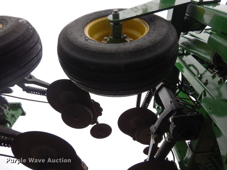 image for item DI8660 2015 John Deere HSLD 2510H  NH3 applicator