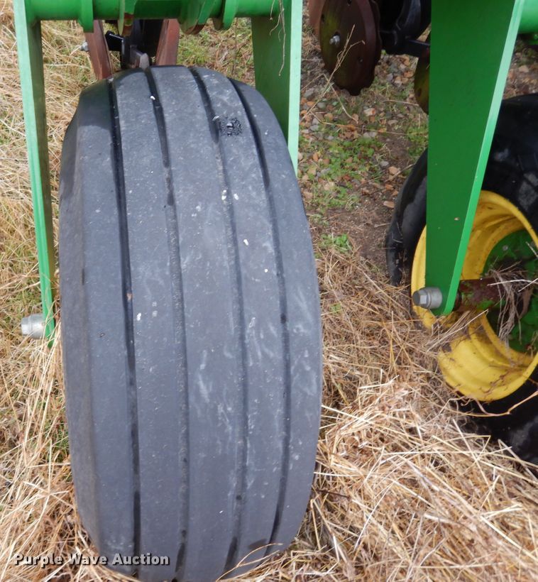 image for item DI8660 2015 John Deere HSLD 2510H  NH3 applicator