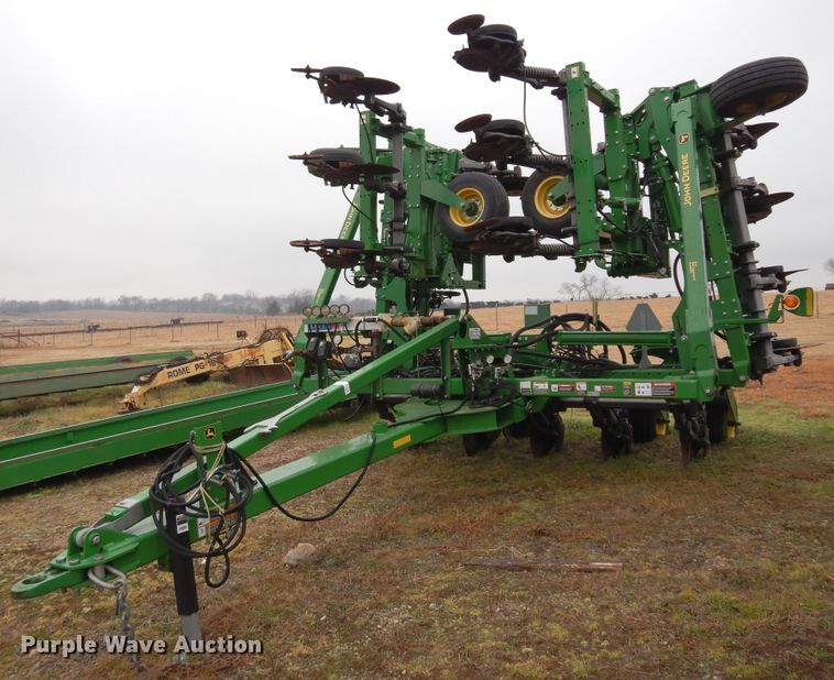 image for item DI8661 2015 John Deere HSLD 2510H  NH3 applicator