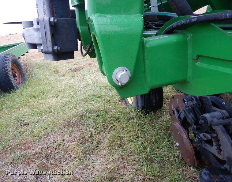 image for item DI8661 2015 John Deere HSLD 2510H  NH3 applicator