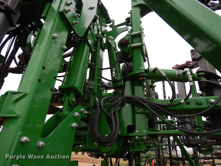 image for item DI8661 2015 John Deere HSLD 2510H  NH3 applicator