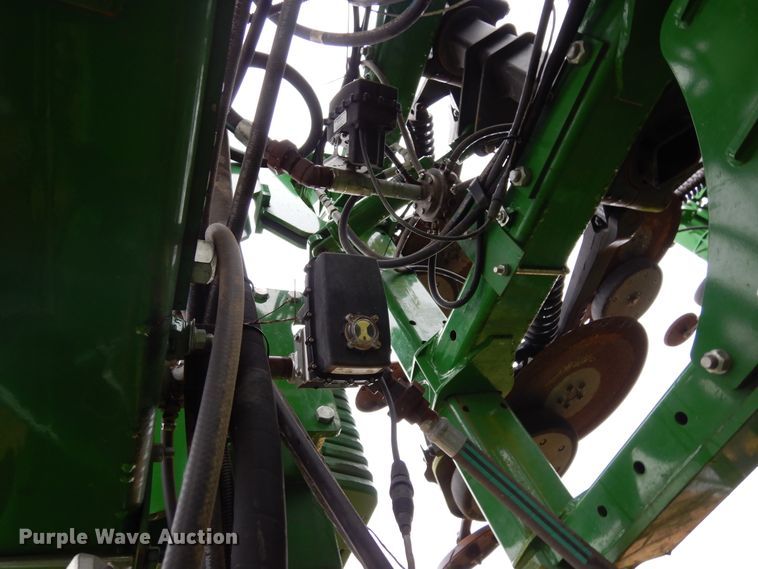 image for item DI8661 2015 John Deere HSLD 2510H  NH3 applicator