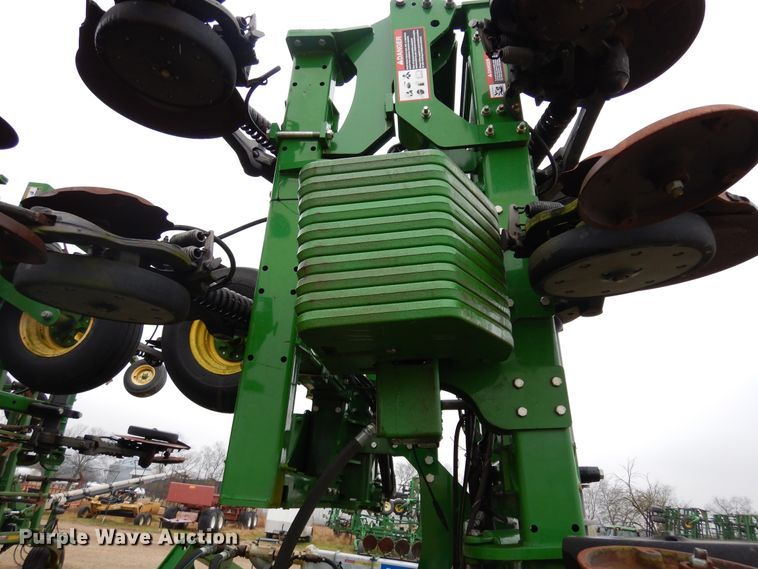 image for item DI8661 2015 John Deere HSLD 2510H  NH3 applicator