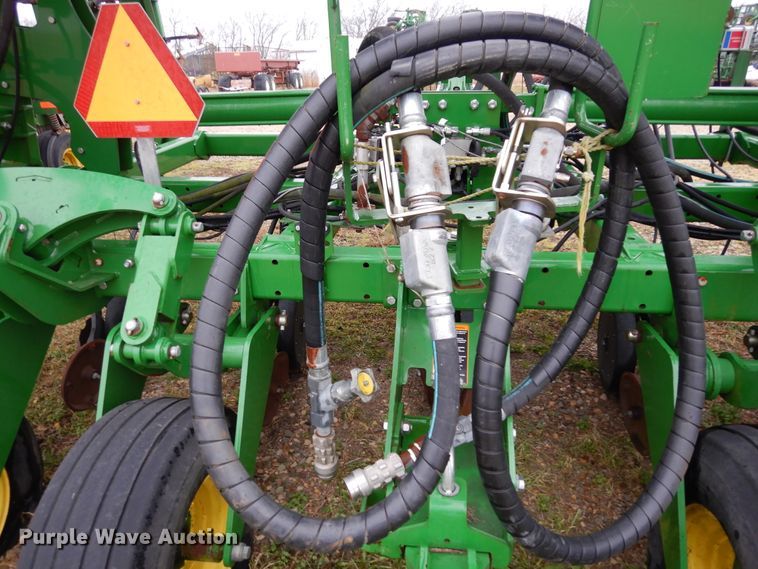 image for item DI8661 2015 John Deere HSLD 2510H  NH3 applicator
