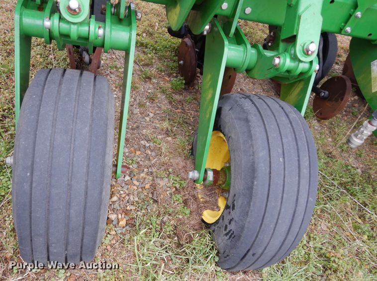image for item DI8661 2015 John Deere HSLD 2510H  NH3 applicator