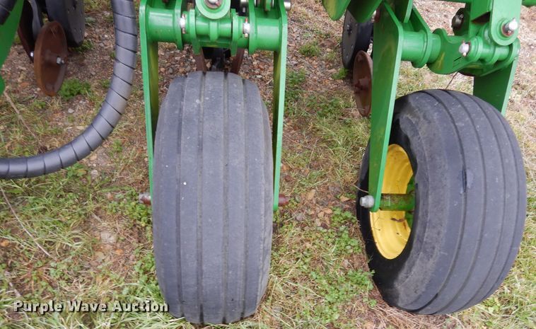 image for item DI8661 2015 John Deere HSLD 2510H  NH3 applicator