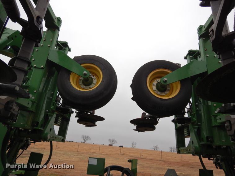 image for item DI8661 2015 John Deere HSLD 2510H  NH3 applicator