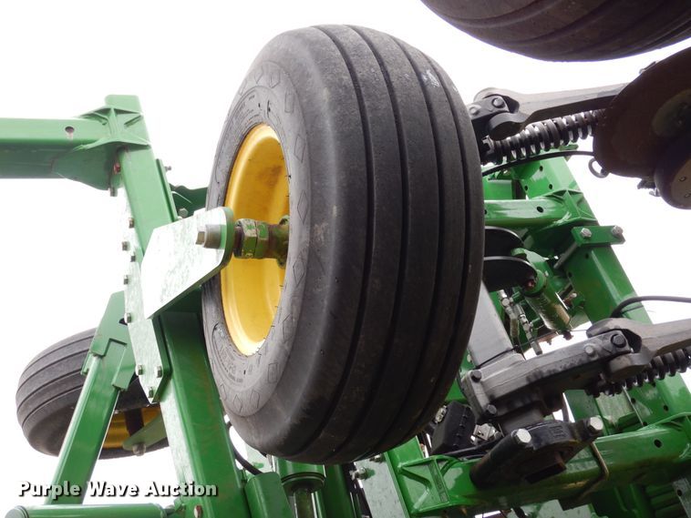 image for item DI8661 2015 John Deere HSLD 2510H  NH3 applicator